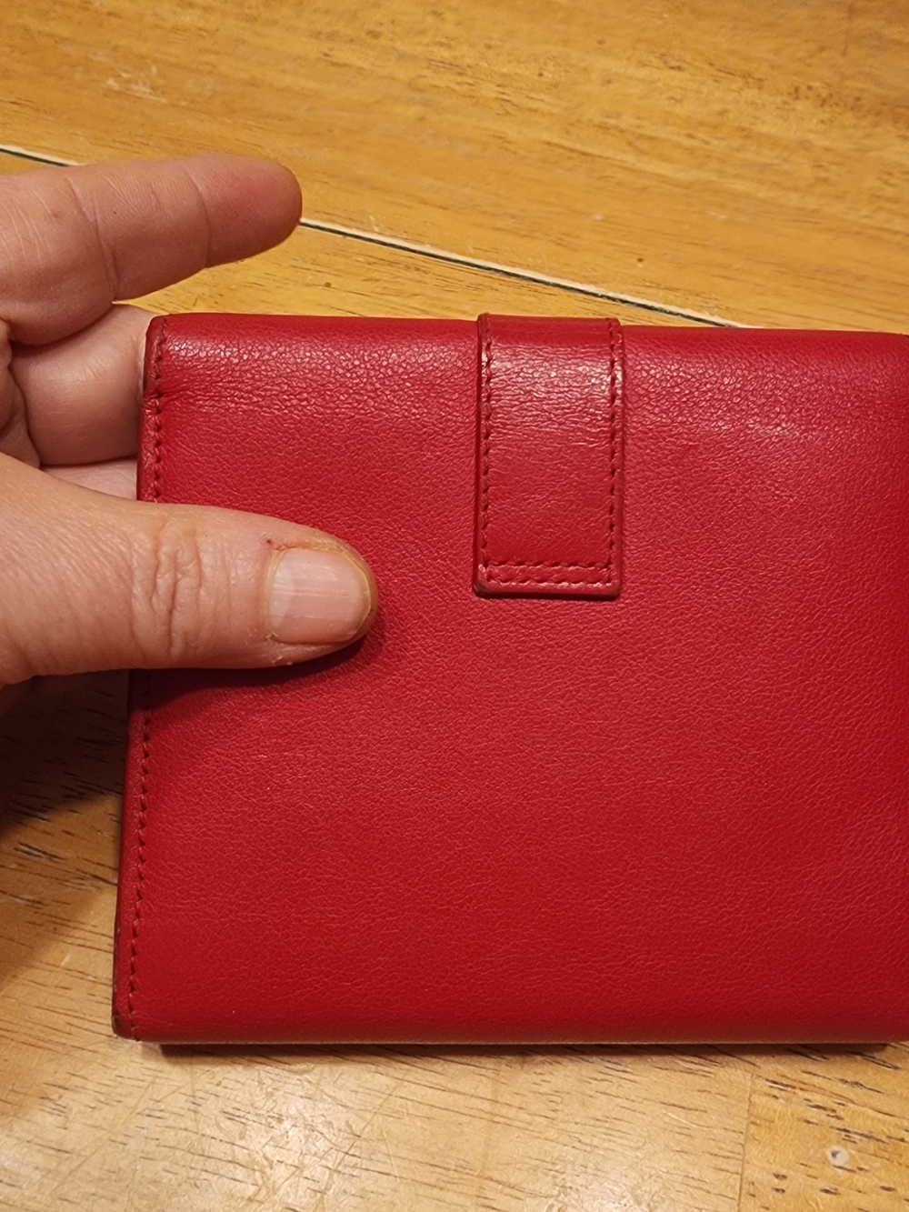 red calfskin Saint Laurent Classic Y compact wallet With a gold-toned Y logo - Picture 5 of 16
